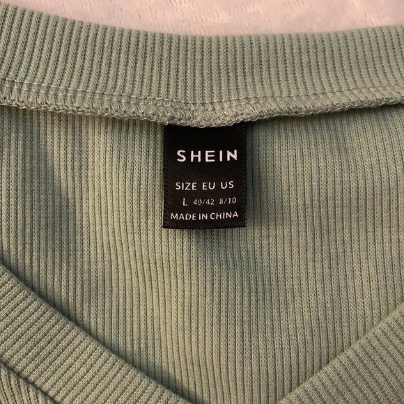 SHEIN V-neck Crop Tee Mint Green L(8/10) - Picture 3 of 3